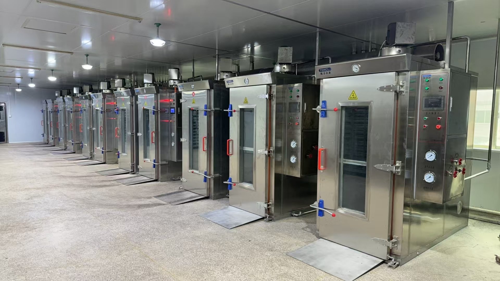 中央厨房产能匹配指南：腾力不锈钢蒸箱与主流设备横评